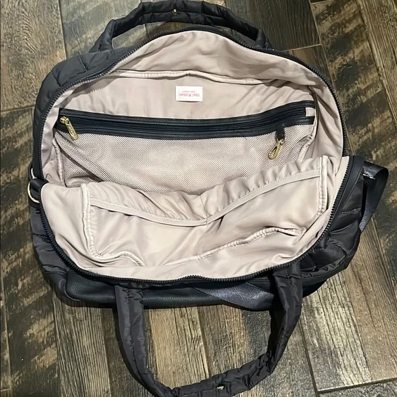 Isaac Mizrahi Black and Gray Travel Bag - Picture 3 of 3